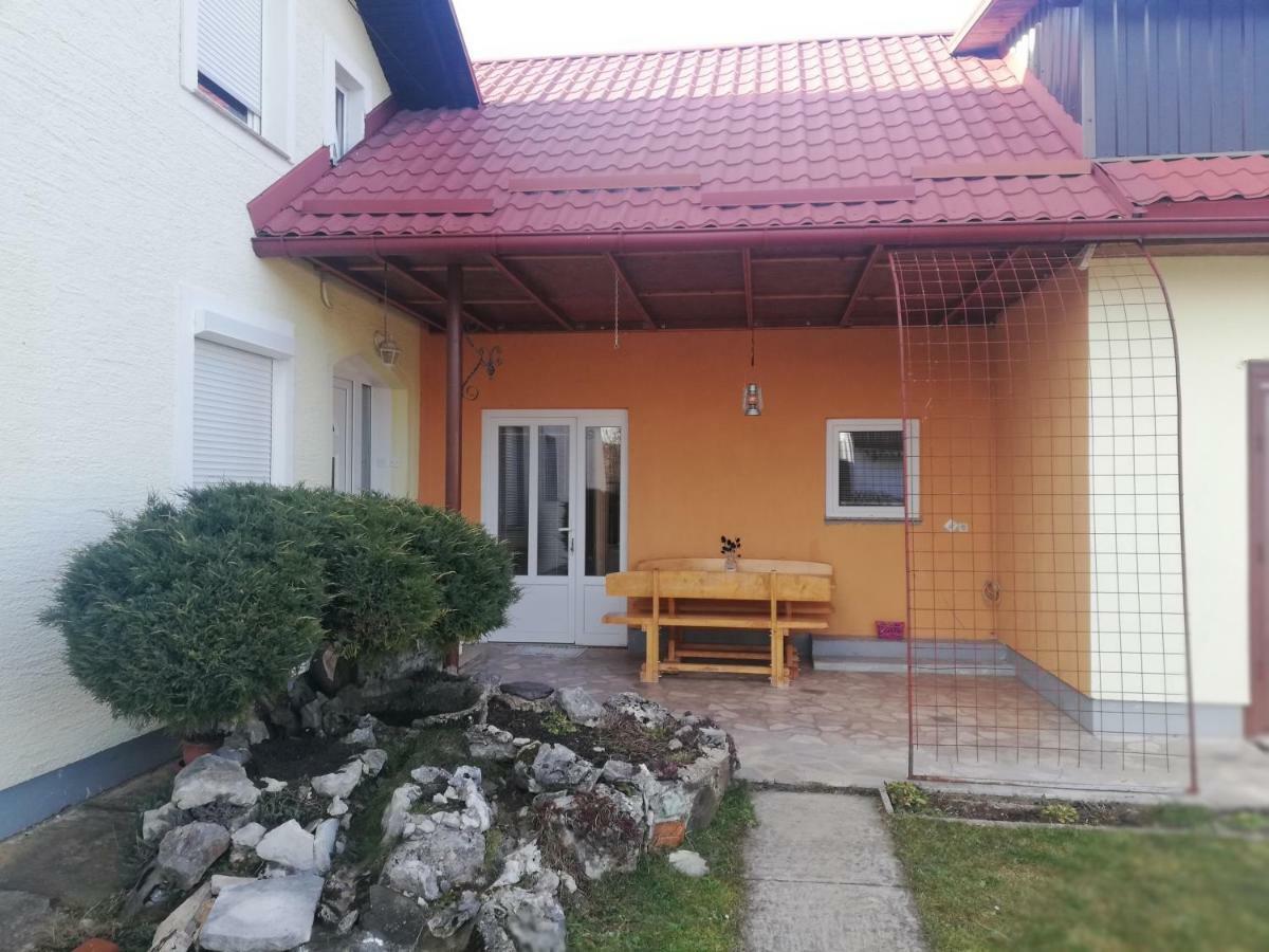 Studio Apartman Krosna Perusic Luaran gambar