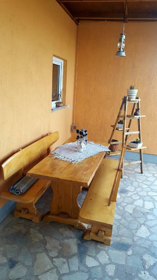 Studio Apartman Krosna Perusic Luaran gambar