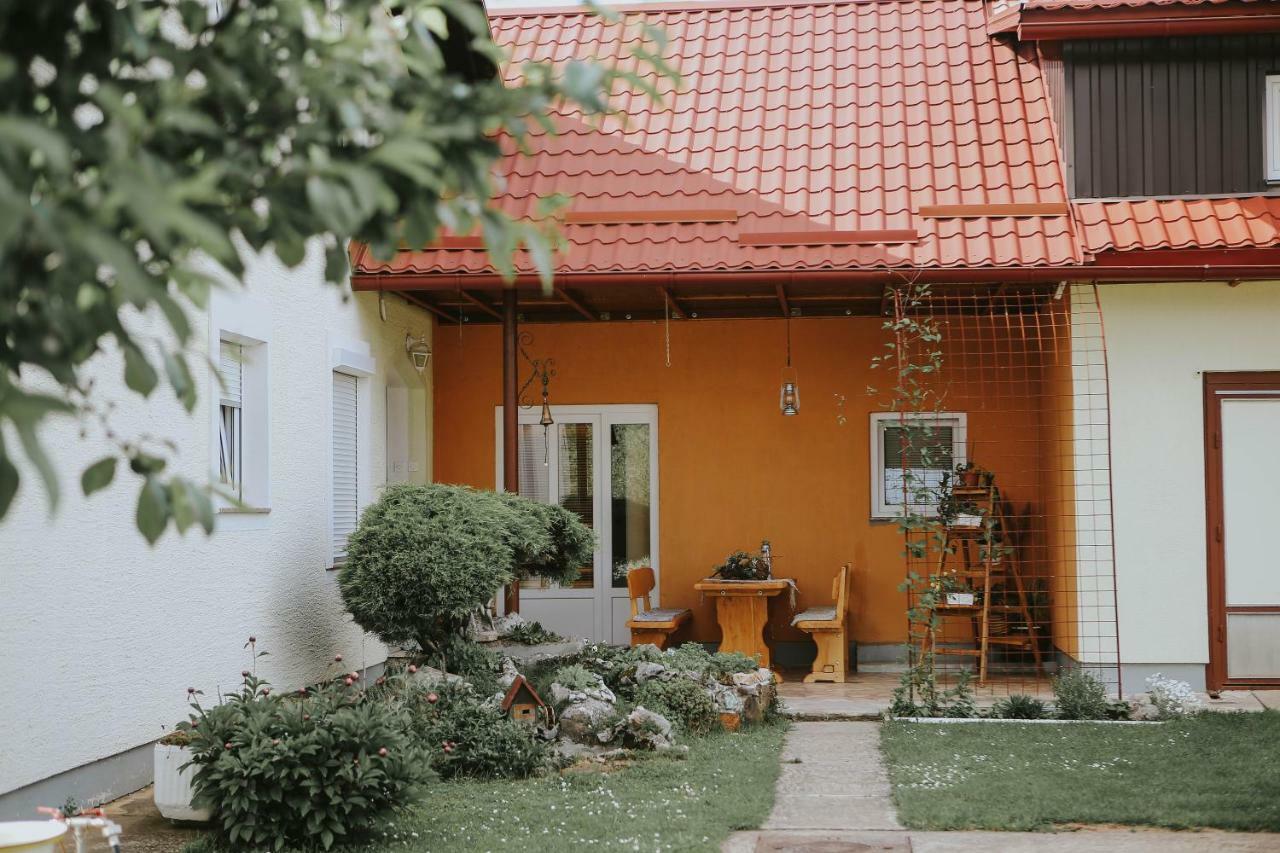 Studio Apartman Krosna Perusic Luaran gambar