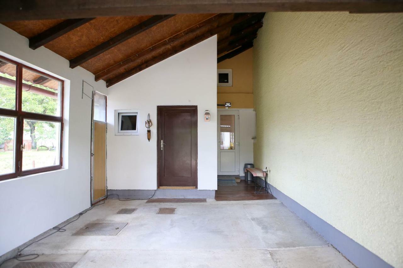 Studio Apartman Krosna Perusic Luaran gambar